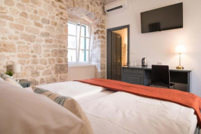 Гостиница Mediterraneo Luxury Rooms  Шибеник